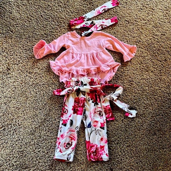 Baby Girl Floral Oufit with belt & head wrap - Picture 1 of 3